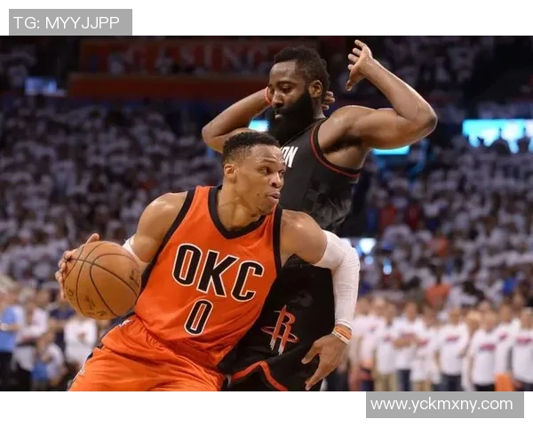 威少与哈登争夺MVP荣誉的背后故事与篮球生涯的精彩对比